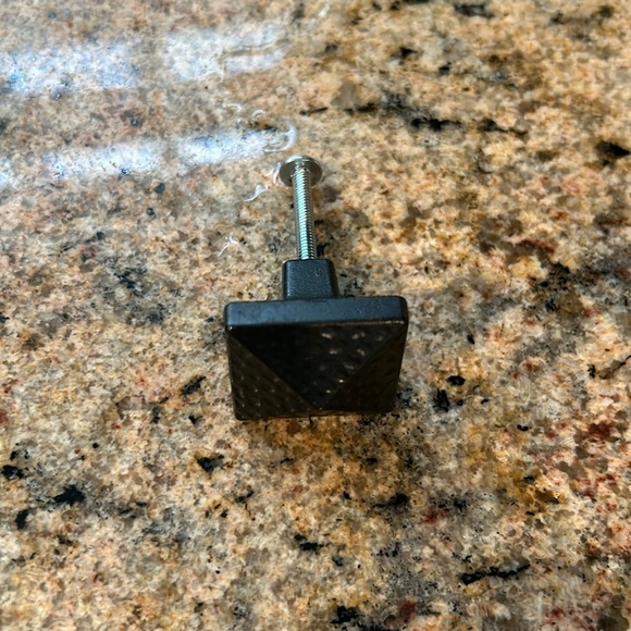 Vintage style cabinet knobs with screw (Pack of 6) - Picture 2 of 2